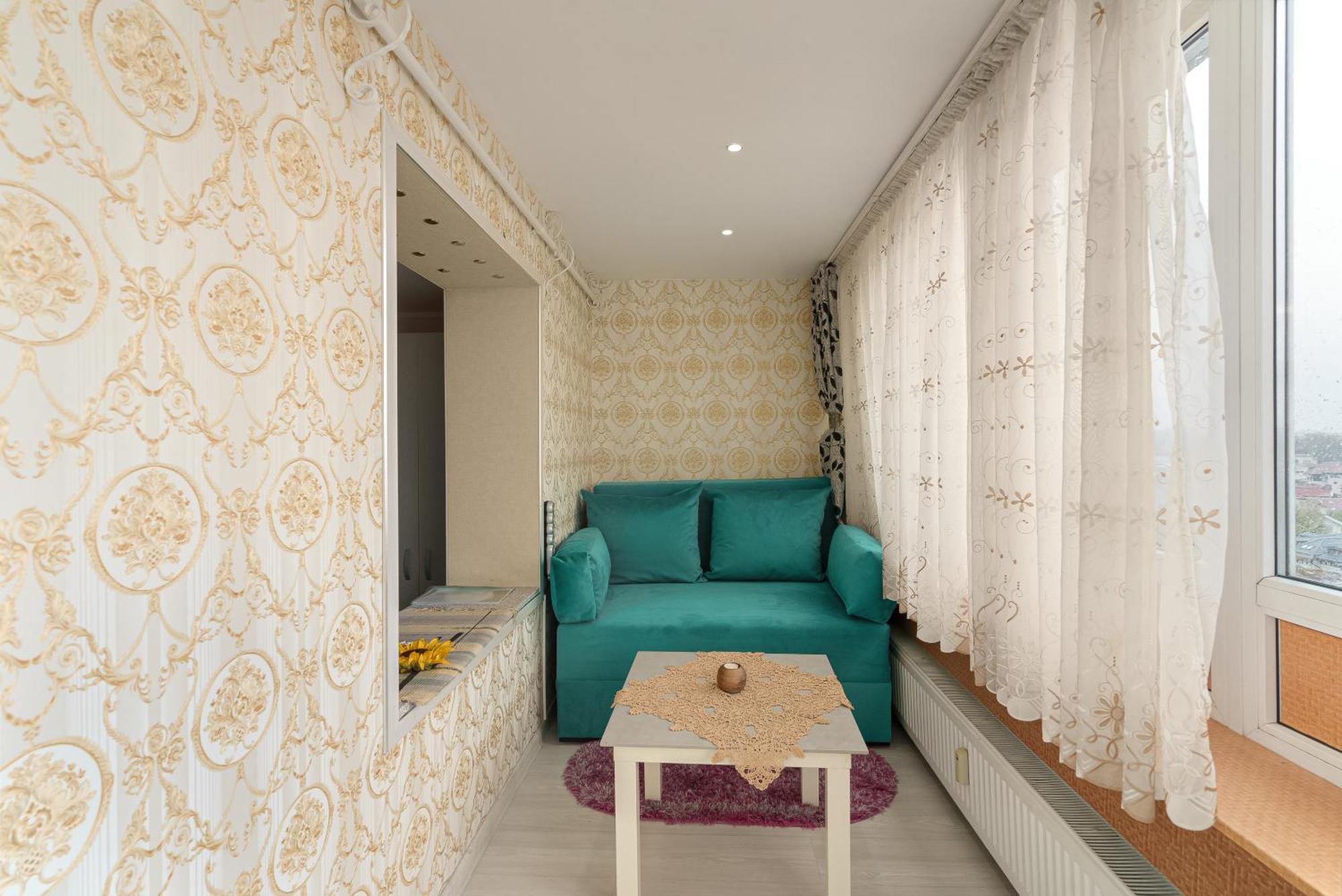 Stone Gate Apartment #1 Bukares Bagian luar foto